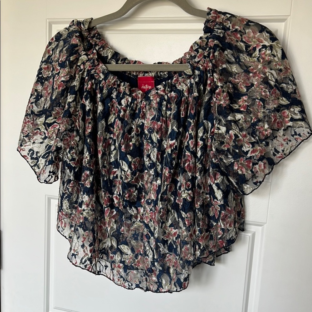 Daytrip Black and Pink Flutter Sleeve Blouse